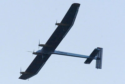 Avio Solar Impulse comea volta para a Sua