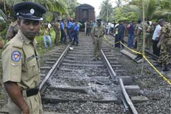 Geral - Exploso deixa 17 feridos em trem no Sri Lanka