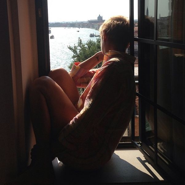 Junno Andrade posta foto de Xuxa em Veneza e se declara: 