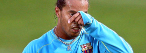 Presidente do Barcelona quer Ronaldinho Gacho fora do clube