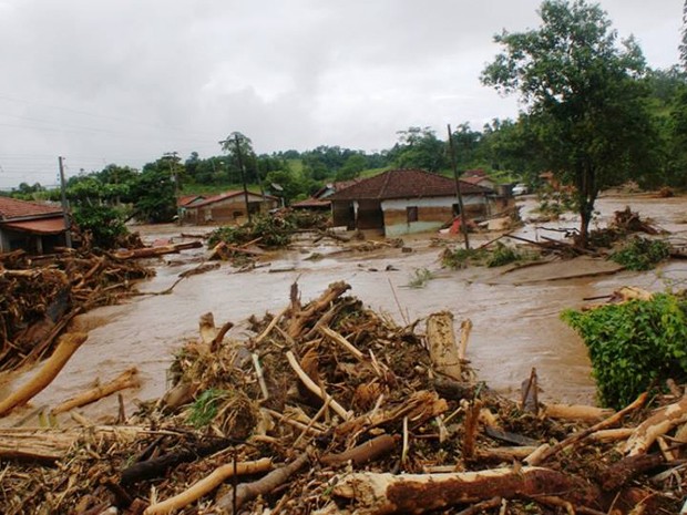 Tempestade deixa pelo menos cinco mortos em Itaca, no interior de SP