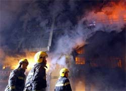 Incndio mata trs bombeiros no noroeste da China 