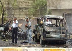 Exploso de carro-bomba provoca mortes no centro de Bagd