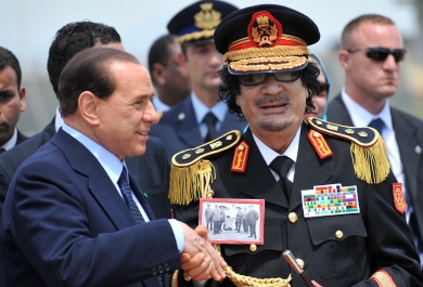 Kadafi compara EUA com Bin Laden em discurso na Itlia