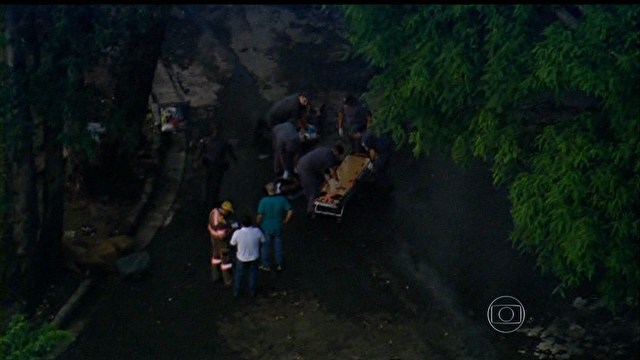 Raio atinge e mata trs pessoas na Zona Leste de So Paulo S