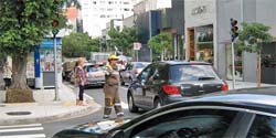 Falta luz em trechos de sete bairros da capital paulista