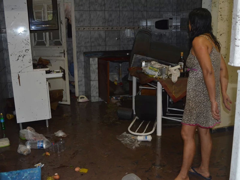 Chuva alaga casas e deixa moradores desalojados em Boa Vista