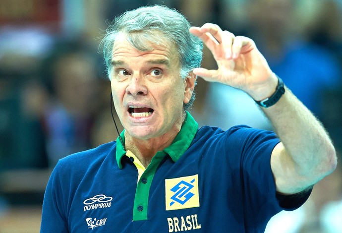 Aps derrota, Bernardinho reclama da FIVB