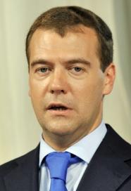 Medvedev afirma que morte de Estemirova no deve ficar impune
