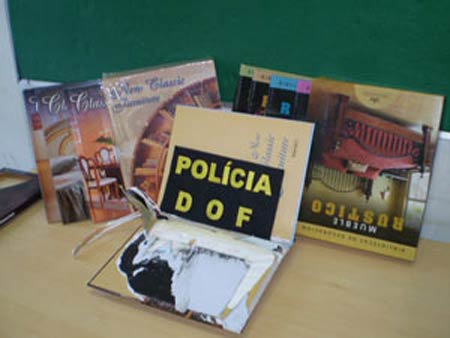 Cocana  encontrada em capas de livros em Mato Grosso do Sul