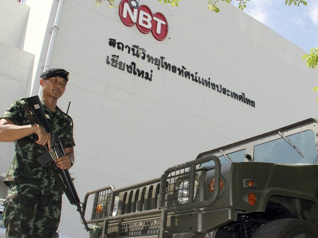 Exrcito tailands censura meios de comunicao aps declarar lei marcial
