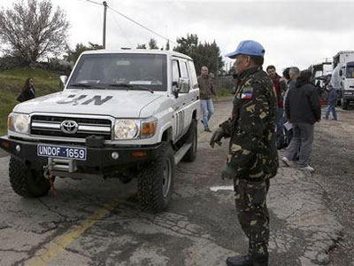 Rebeldes srios querem que tropas recuem antes de libertar soldados da ONU  