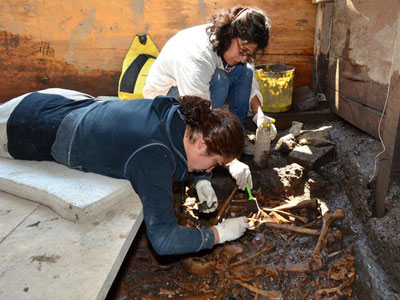 Cientistas acham cova coletiva de 500 anos na Cidade do Mxico