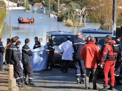Tempestades e enchentes matam 15 pessoas na Frana
