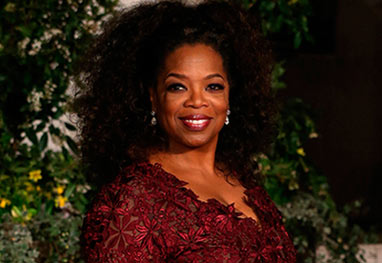 Oprah Winfrey vai leiloar 550 objetos pessoais