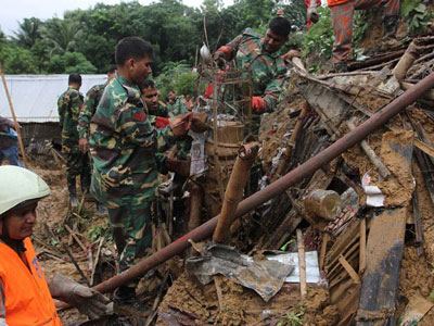 Deslizamentos de terra matam pelo menos 91 em Bangladesh