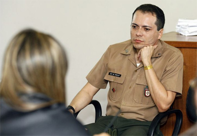 Justia Militar condena sargento gay a seis meses de deteno
