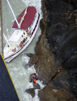 Passageiros de iate  deriva so resgatados no nordeste 