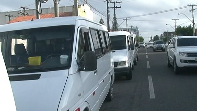Professores denunciam assaltos a vans durante percurso para 