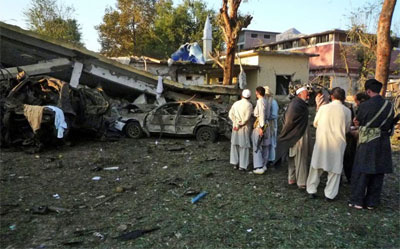 Quatro policiais morrem em atentado suicida no Paquisto
