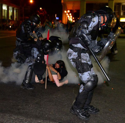 Pelo menos 55 feridos e 160 detidos em protestos em So Paulo e Rio de Janeiro