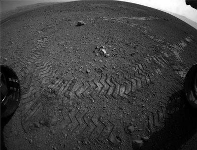 Rob Curiosity deixa primeiras marcas em Marte