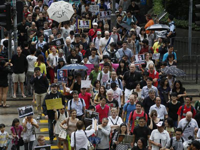Centenas de pessoas pedem proteo para Snowden em Hong Kong