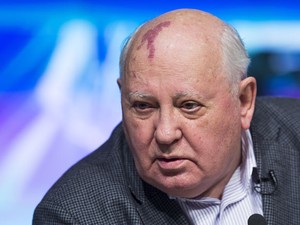 Gorbachev deixa o hospital e retoma atividades