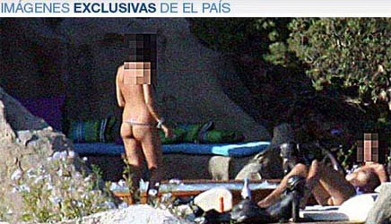 berlusconi. VIP: El Pais publicou imagens de fotgrafo italiano que mostram mulheres seminuas na cas