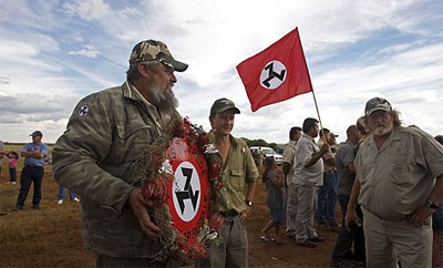 Manifestaes racistas no funeral de supremacista branco sul-africano