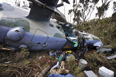 Piloto  resgatado aps queda de helicpteros no Qunia