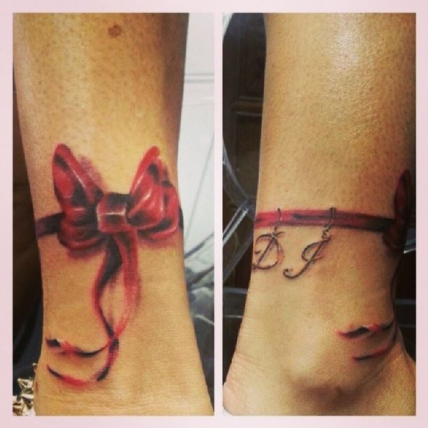 Viviane Arajo faz tatuagem em homenagem ao pai