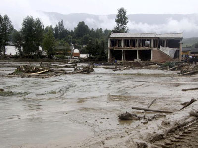 Deslizamento causado por chuvas causa mais mortes na China