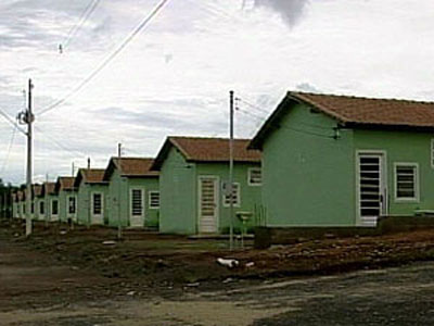 Desabrigados aguardam casas prometidas em 2008 em MG