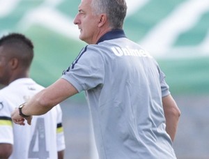 Aps demisso de Enderson, Santos mira treinador 