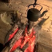 Famlia mantm aceso fogo de cho em fazenda h 200 anos 