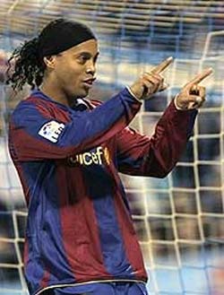 Bara quer renovar com Ronaldinho Gacho