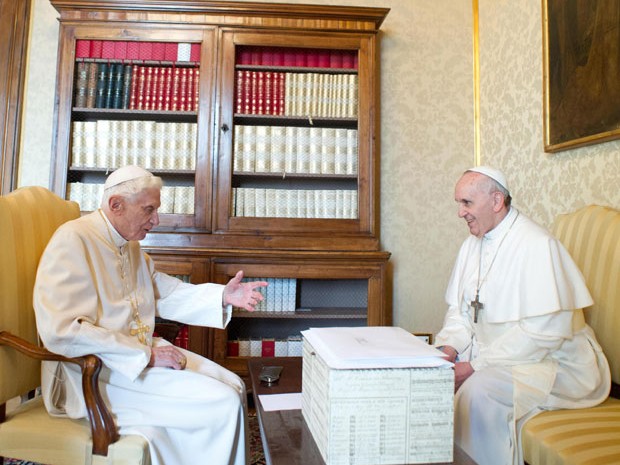 Papa emrito Bento XVI volta ao Vaticano nesta quinta-feira