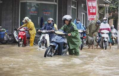Chega a 10 o nmero de mortos por tempestade tropical no Vietn