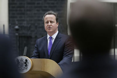 Cameron volta de frias e convoca Parlamento para aprovar ataque