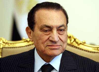 Mubarak ser transferido de hospital militar para priso 