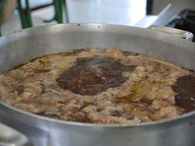 Vigilncia de Limeira descarta 1,1 mil kg de comida estragada de escolas