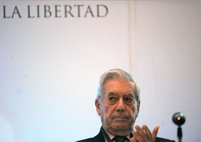 Vargas Llosa vai participar do programa Al Presidente, ao lado de Chves