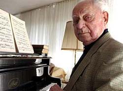 Morre Willy Sommerfeld, lendrio pianista do cinema mudo.