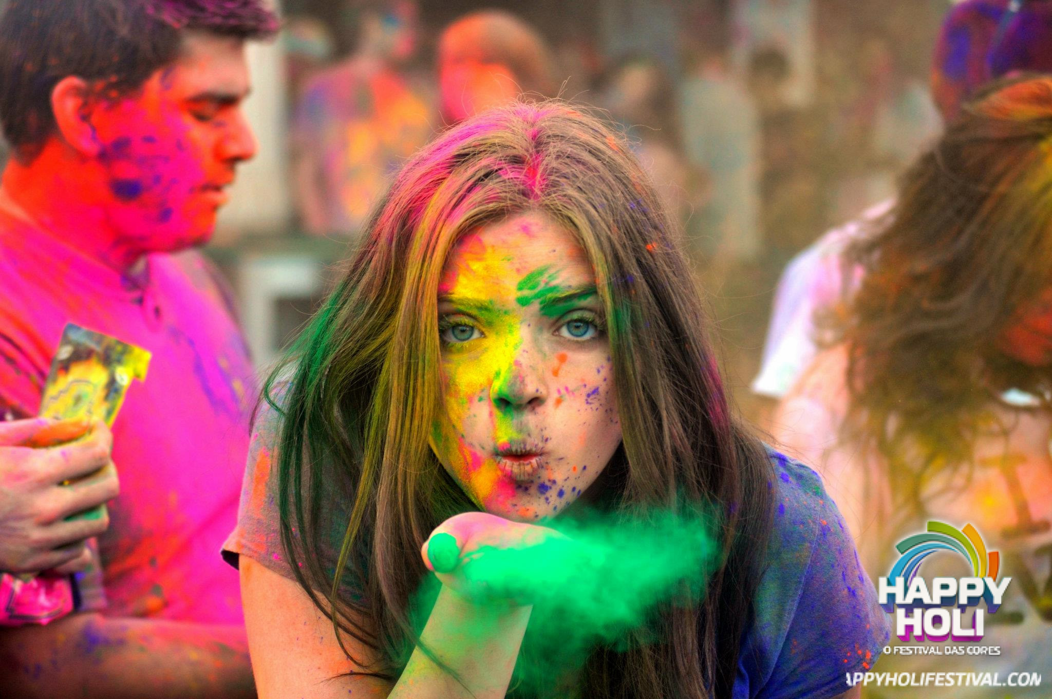 Holi, o festival das cores,  celebrado pelo mundo