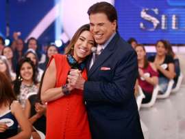 Silvio Santos e Patricia Abravanel dispensam campanha public