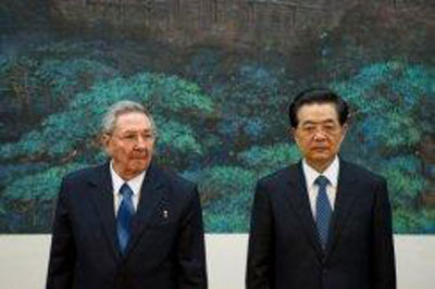 Ral Castro se rene com Hu Jintao em Pequim