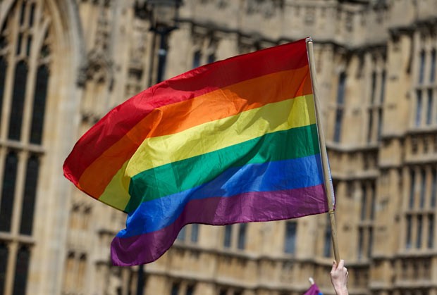 Rainha d aprovao final  lei do casamento gay no Reino Unido