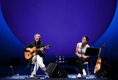Caetano Veloso e Maria Gad mostram afinidade surpreendente 