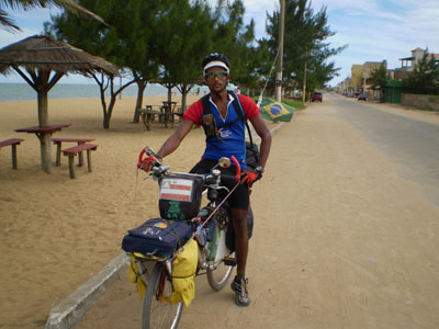 Baiano Percorre 14 mil km de Bicicleta e Chega a Maratazes